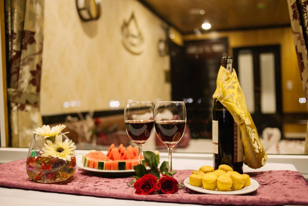 Cristina Diamond Cruise Hotel Hạ Long-öböl Kültér fotó