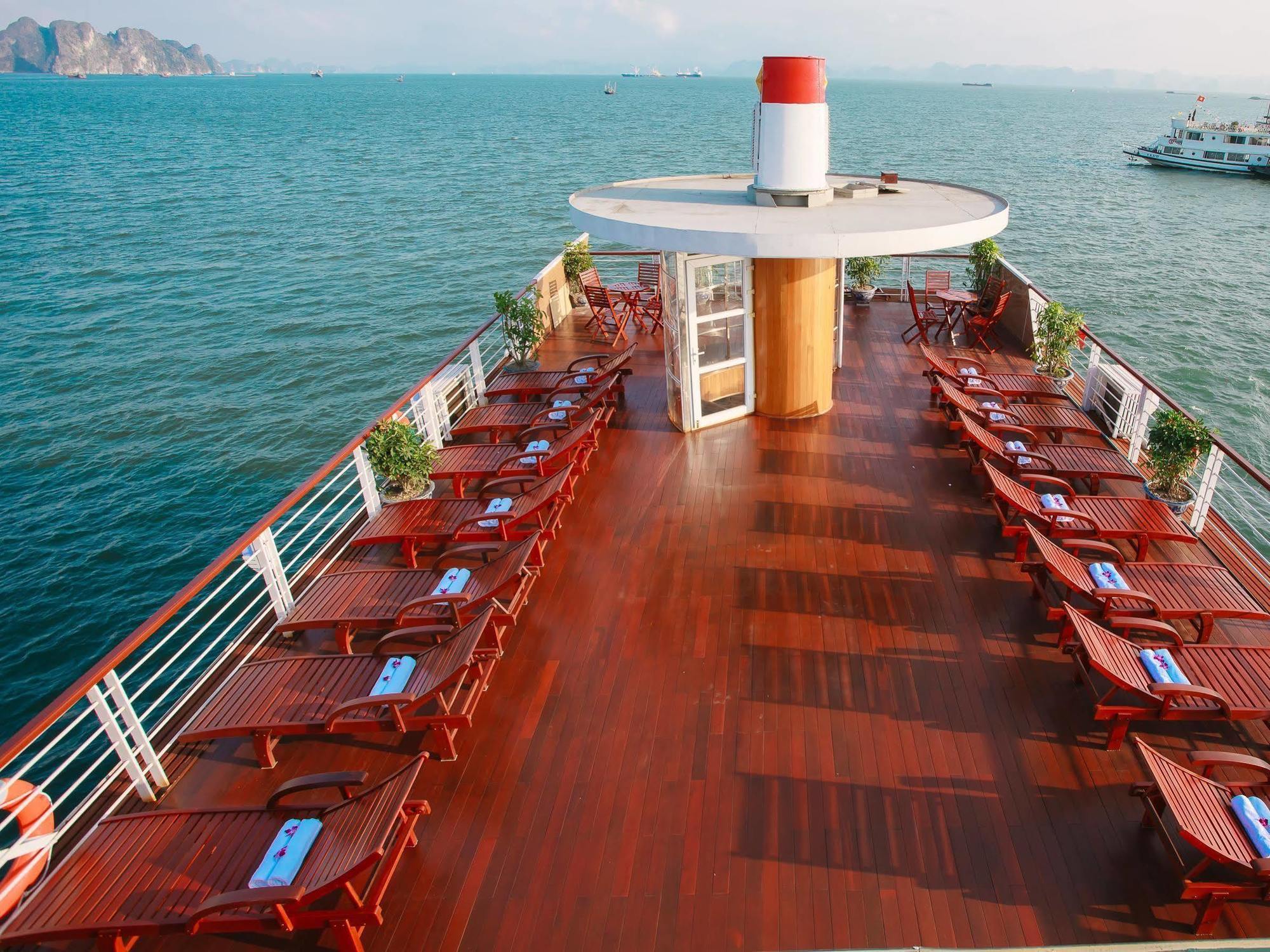 Cristina Diamond Cruise Hotel Hạ Long-öböl Kültér fotó